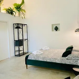 Apartment Namaste, Bari