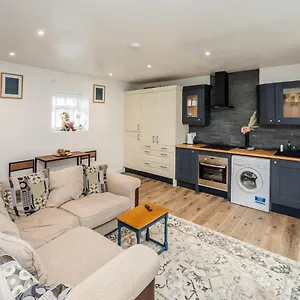 The Cosey Tucked-away 2 Or 3 Bedroom Options Holiday home Huddersfield