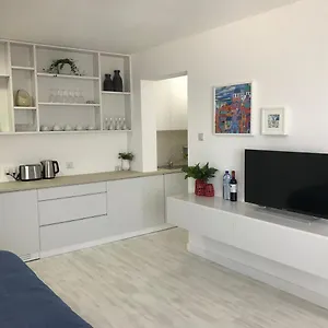 Sea View Apartment Larnaka